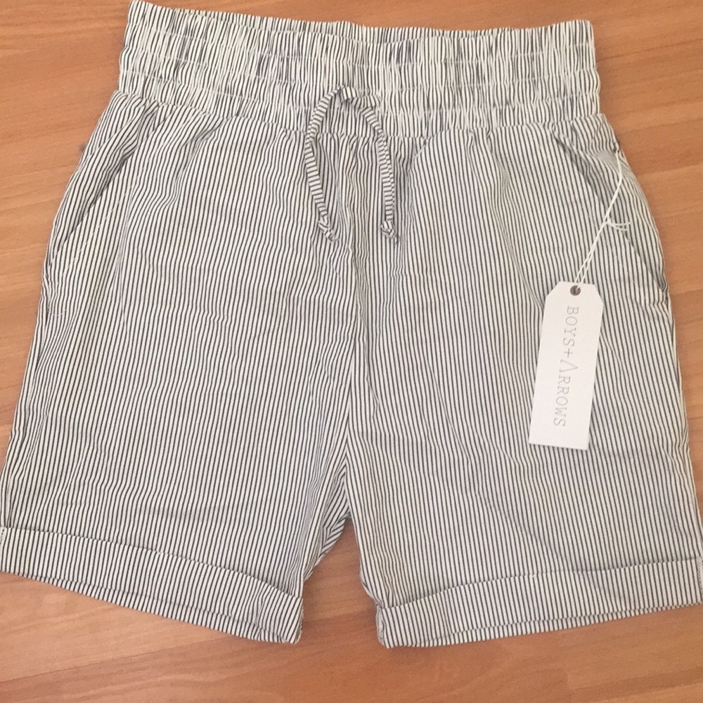 Boys and arrows shorts